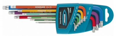 Набор экстрадлинных имбусовых ключей TORX-TT Gross 16402 из стали S2, с магнитом, хром/краска, включает 9 инструментов размера T10-T50 и используется для работы с крепежами, имеющими шлицы типа Torx и Tamper-Torx. Ключи увеличенной длины облегчают действи